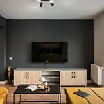 Skylark - Toronto Penthouse With Jacuzzi & Mountain View