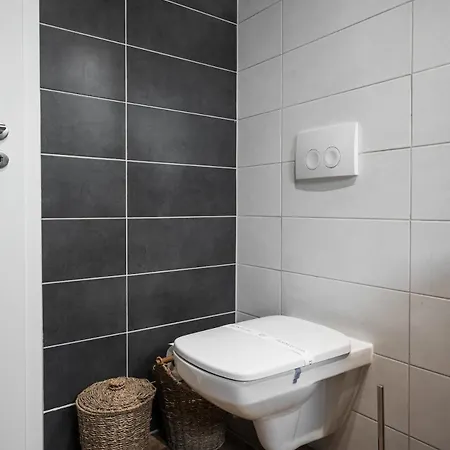Skylark - Toronto Penthouse With Jacuzzi & Mountain View Апартаменты *