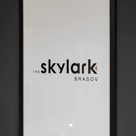 Skylark - Toronto Penthouse With Jacuzzi & Mountain View