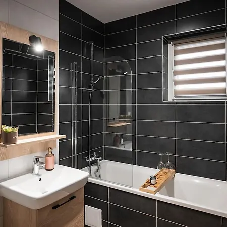 Skylark - Toronto Penthouse With Jacuzzi & Mountain View Braşov