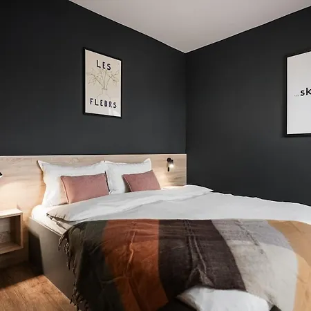 Skylark - Toronto Penthouse With Jacuzzi & Mountain View