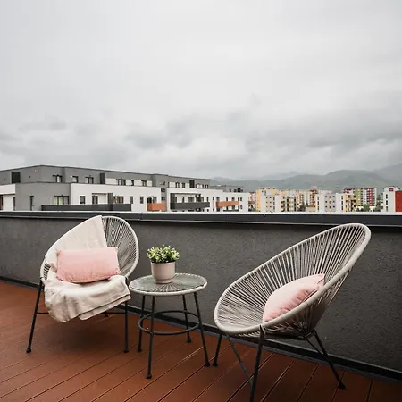 Skylark - Toronto Penthouse With Jacuzzi & Mountain View Braşov