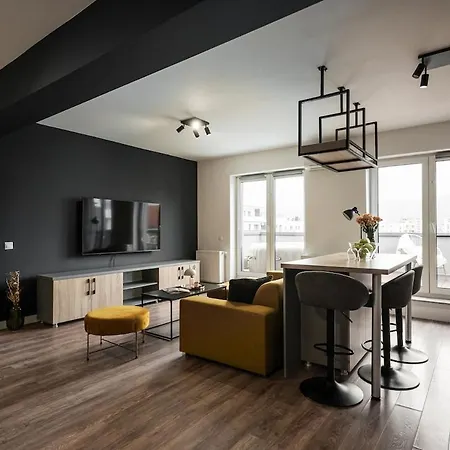 Skylark - Toronto Penthouse With Jacuzzi & Mountain View