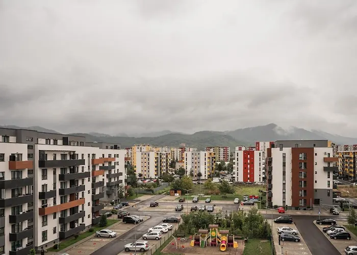 Skylark - Toronto Penthouse With Jacuzzi & Mountain View Διαμέρισμα Μπρασόβ