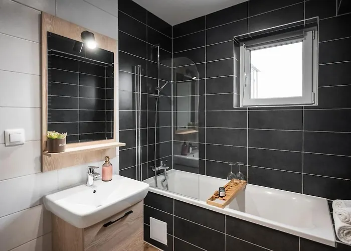 Skylark - Toronto Penthouse With Jacuzzi & Mountain View * Μπρασόβ