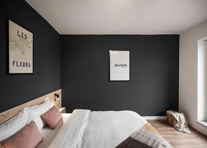 Skylark - Toronto Penthouse With Jacuzzi & Mountain View Διαμέρισμα Μπρασόβ