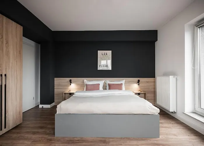 Skylark - Toronto Penthouse With Jacuzzi & Mountain View