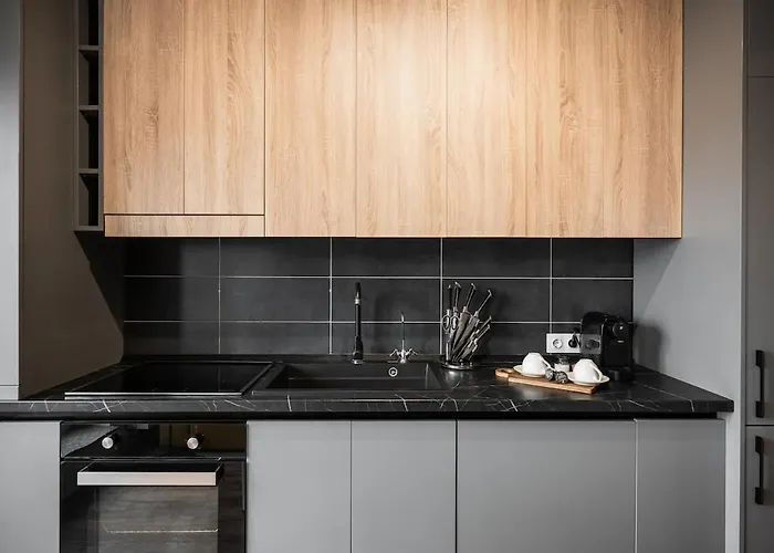 Skylark - Toronto Penthouse With Jacuzzi & Mountain View Μπρασόβ