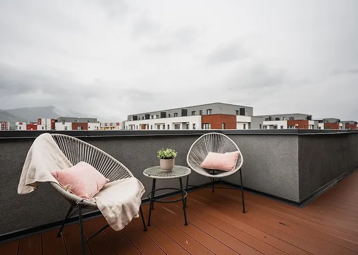 Skylark - Toronto Penthouse With Jacuzzi & Mountain View Διαμέρισμα Μπρασόβ