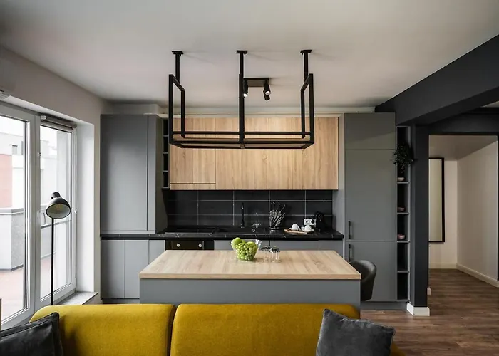 Skylark - Toronto Penthouse With Jacuzzi & Mountain View Διαμέρισμα Μπρασόβ