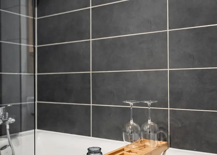 Skylark - Toronto Penthouse With Jacuzzi & Mountain View Διαμέρισμα Μπρασόβ